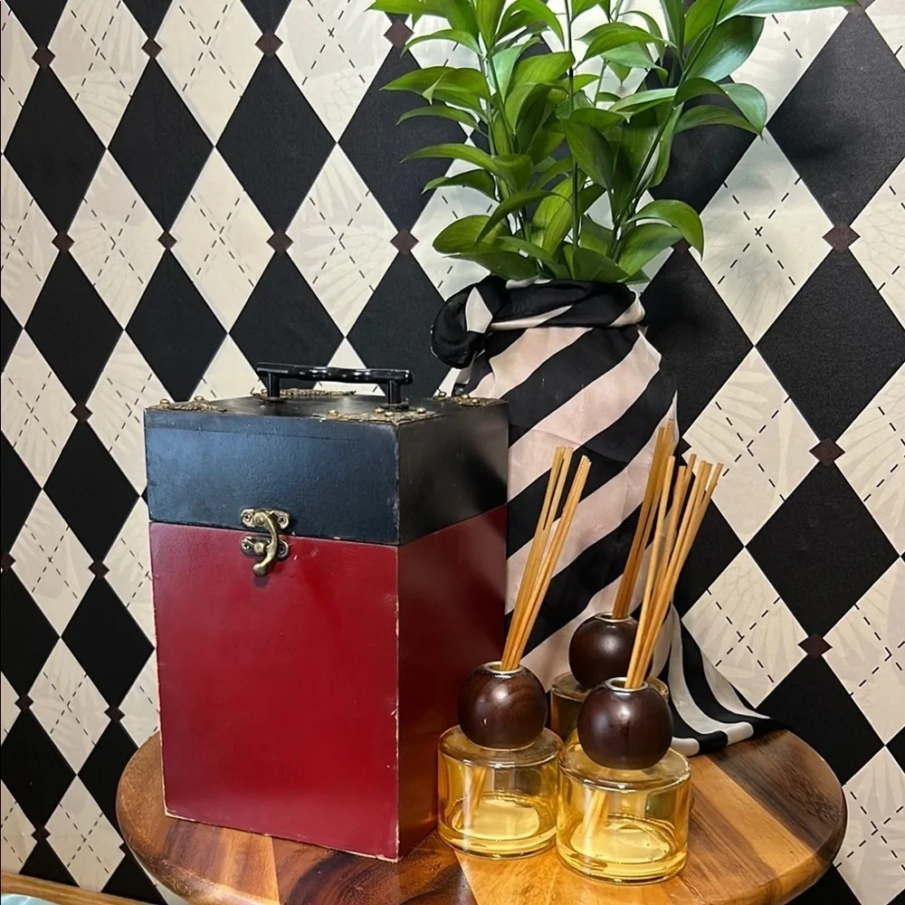 Vintage‎ Black and Red Decorative Storage Box